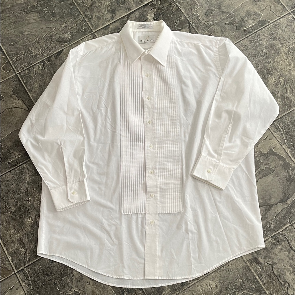 NEIL ALLYN White Tuxedo Style Pleated Dress Shirt Laydown Collar Classic Formal